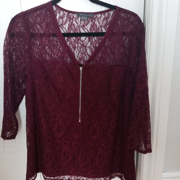 Lace top. - Picture 3 of 3